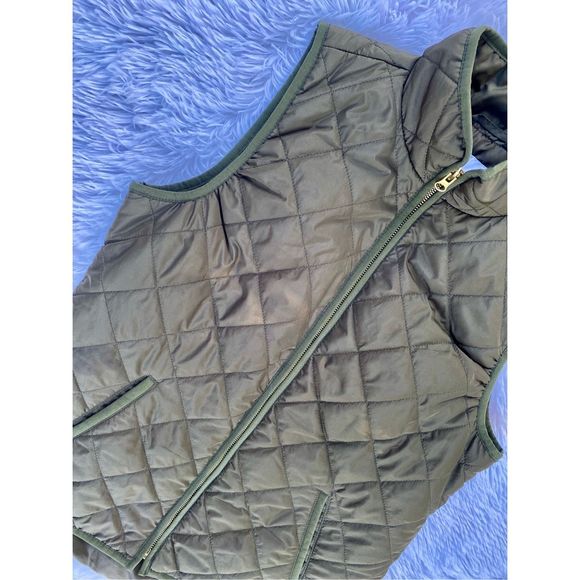 Old Navy SZ M Woman’s Olive Green Quilted Puffer Vest Jacket - Picture 6 of 11